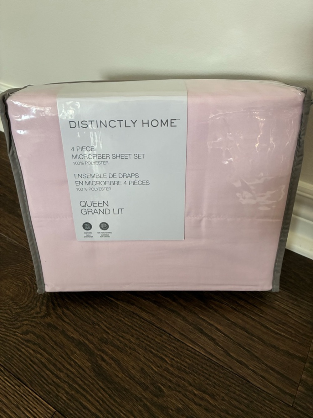 Sheets! NWT! Microfiber Queen Sheet Set